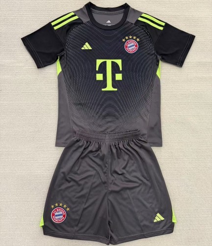 25/26 bayern munich goalkeeper Adult Set black