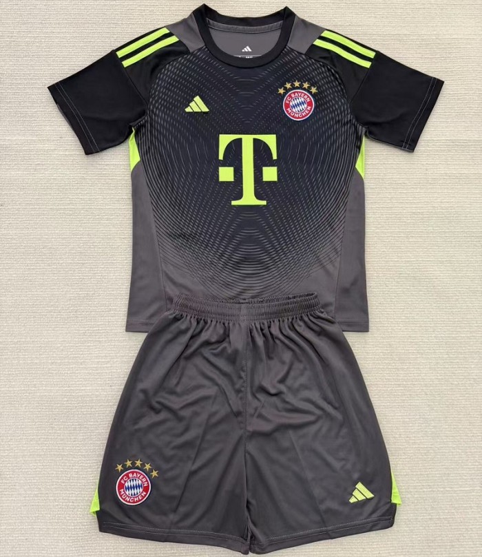 25/26 bayern munich goalkeeper Adult Set black