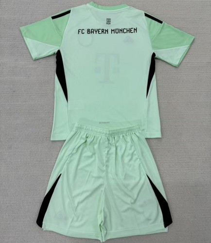 25/26 bayern munich goalkeeper kids kit green