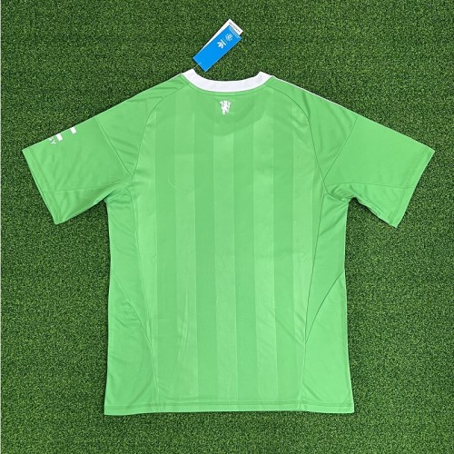 25/26 Manchester United Green goalkeeper