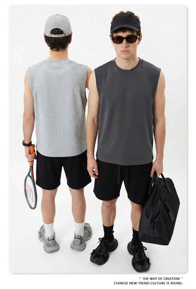 New summer arrival Cool-feeling, structured, sleeveless, loose-fitting sports top for men.