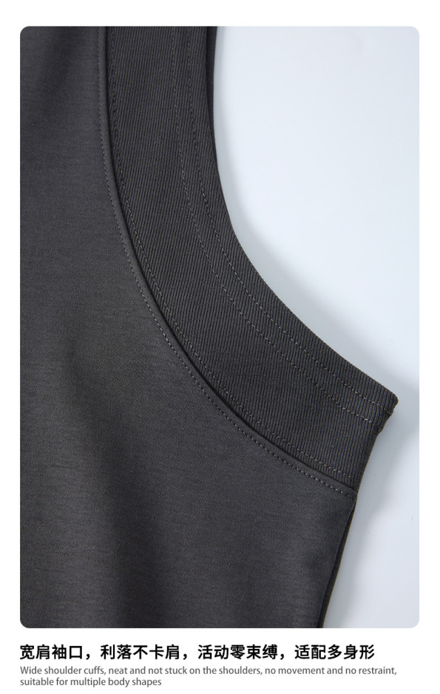 New summer arrival Cool-feeling, structured, sleeveless, loose-fitting sports top for men.