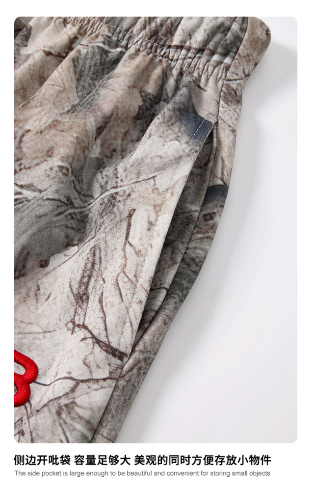 American-style high-street leaf camouflage shorts for men, quick-drying, breathable, embroidered, loose-fitting athletic capri pants.