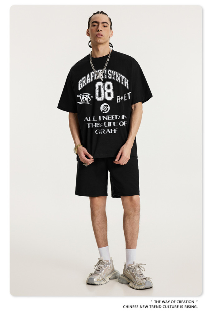 Graffiti-style preppy short-sleeved distressed washed loose drop-shoulder t-shirt, unisex.