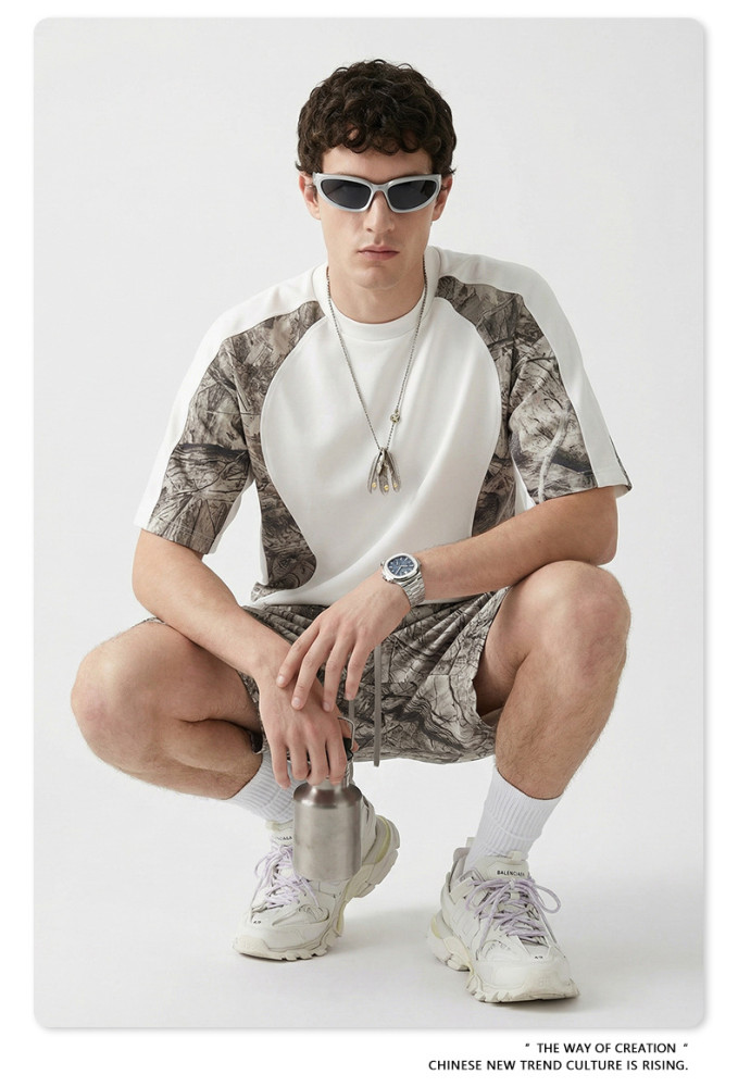 Summer American streetwear brand heat transfer camouflage patchwork short-sleeved T-shirt for men, casual sportswear, quick-drying.