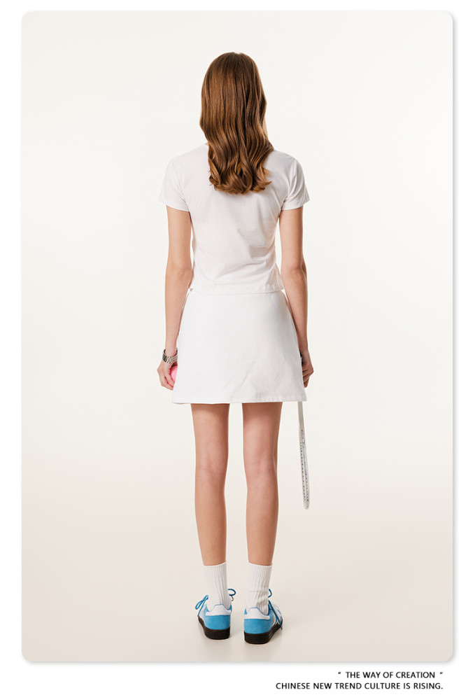 Summer solid color square neck short-sleeved T-shirt, sexy, waist-slimming, European and American style U-neck top for women.