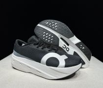 Breathable soft soled casual running shoes