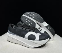 Breathable soft soled casual running shoes