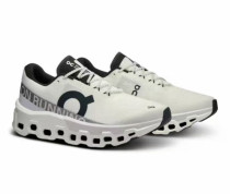 Breathable soft soled casual running shoes