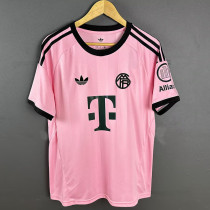 25/26 Bayern Goalkeeper Pink Fans Soccer Jersey