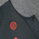 25/26 Bayern Black & Orange Training Short Suit