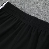 25/26 Man Utd Retro Blue Training Shorts Suit