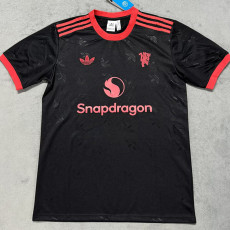 25/26 Man Utd Black Training Shirts