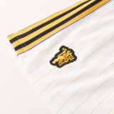 26/27 Man Utd White Training Shorts Suit