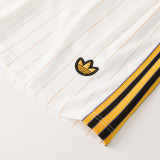 26/27 Man Utd White Training Shorts Suit
