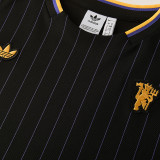 26/27 Man Utd Black Training Shorts Suit