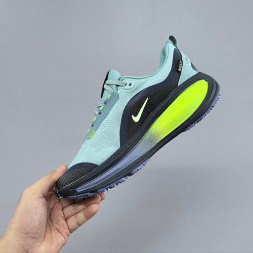 Nike Vomero 18 GTX Men's Road Running Shoes