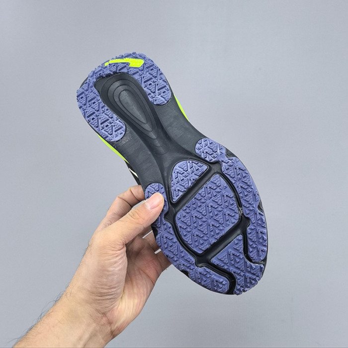 Nike Vomero 18 GTX Men's Road Running Shoes