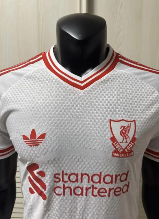 Liverpool White Man Player Jersey 26/27