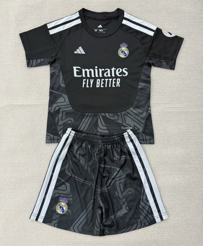Real Madrid Goalkeeper Men Jersey Suit 26/27