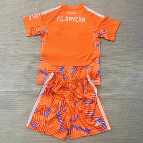 Bayern Munich Goalkeeper Kids Suit 26/27