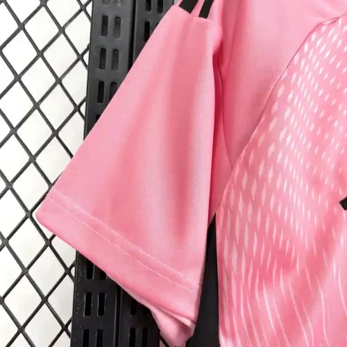Spain 2026 World Cup Away Goalkeeper Pink Jersey - Fan Version