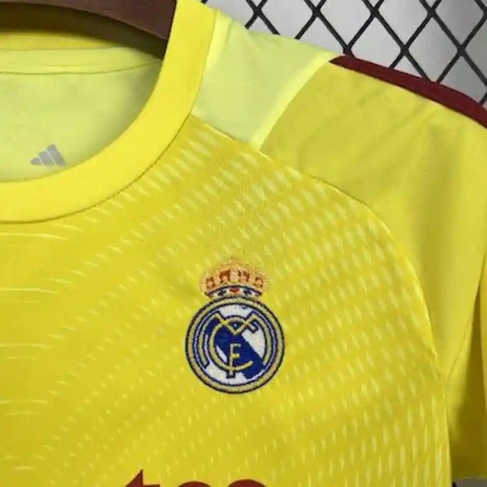 Real Madrid 25/26 Yellow Goalkeeper Soccer Jersey- Kids Kit