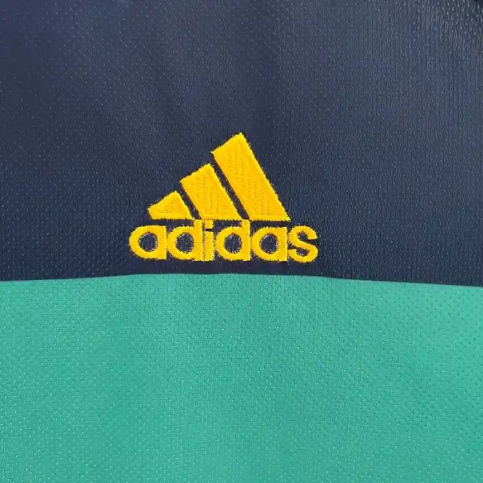 Spain 2010 Goalkeeper Retro Soccer Jersey - Fan Version