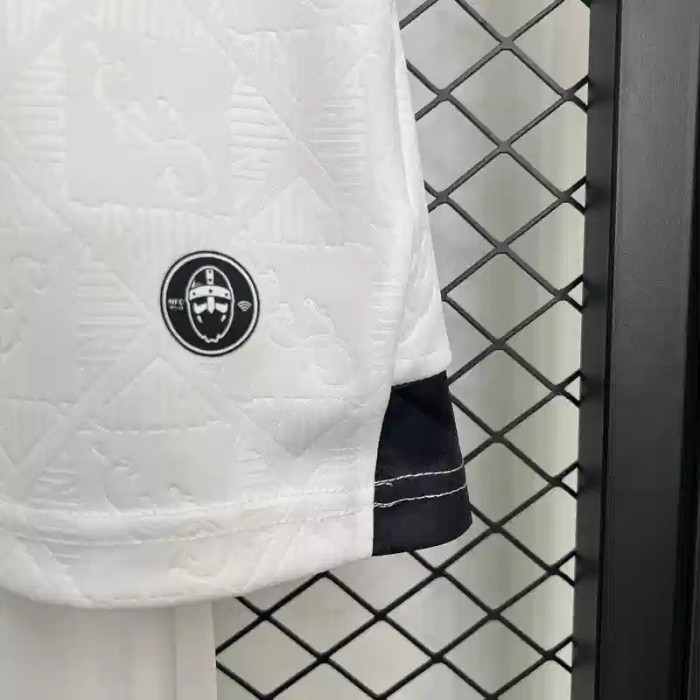 Vitoria Guimaraes 25/26 Home Soccer Jerseys– Kids Kit