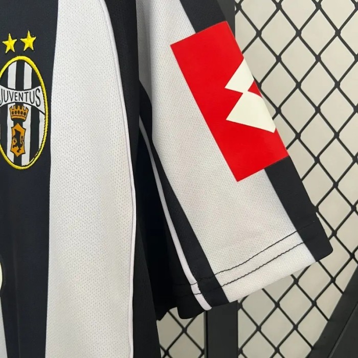 Juventus 2002-03 Home Retro Soccer Jersey - Fan Version