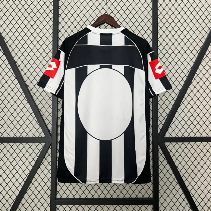 Juventus 2002-03 Home Retro Soccer Jersey - Fan Version