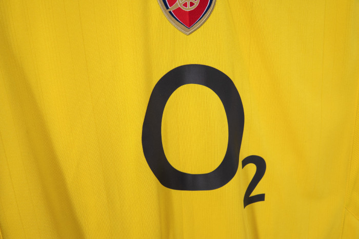 Arsenal 2005-06 Away Retro Soccer Jersey - Fan Version