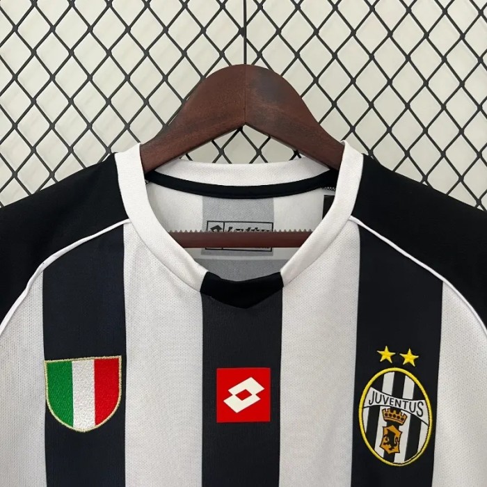 Juventus 2002-03 Home Retro Soccer Jersey - Fan Version