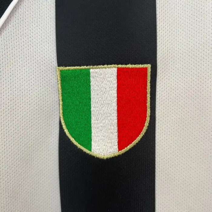 Juventus 2002-03 Home Retro Soccer Jersey - Fan Version