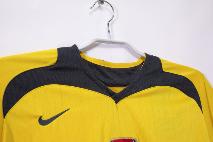 Arsenal 2005-06 Away Retro Soccer Jersey - Fan Version
