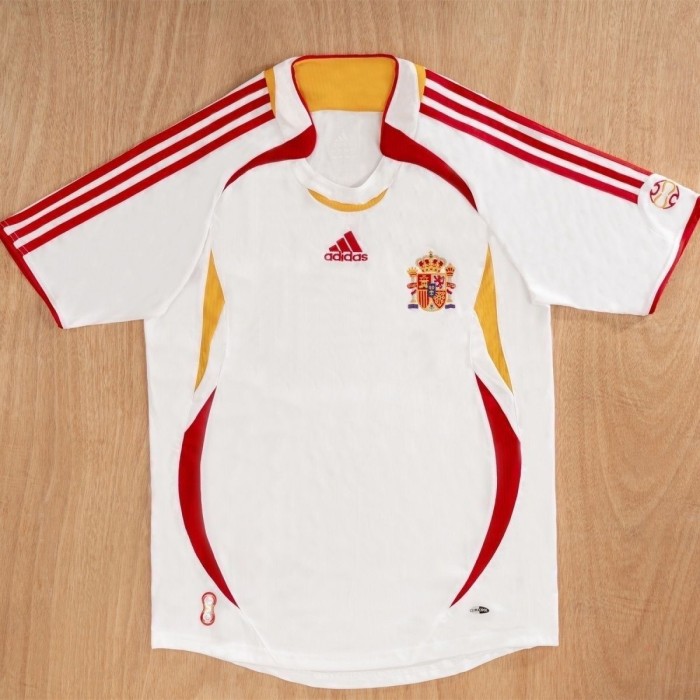 Spain 2006 Away Retro Soccer Jersey - Fan Version