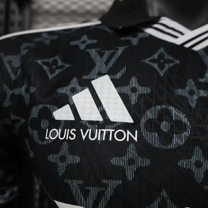 Real Madrid 26/27 Special Edition Black Jersey - Player Version