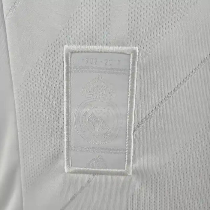 Real Madrid 2017-18 Retro Home Soccer Jersey - Fan Version