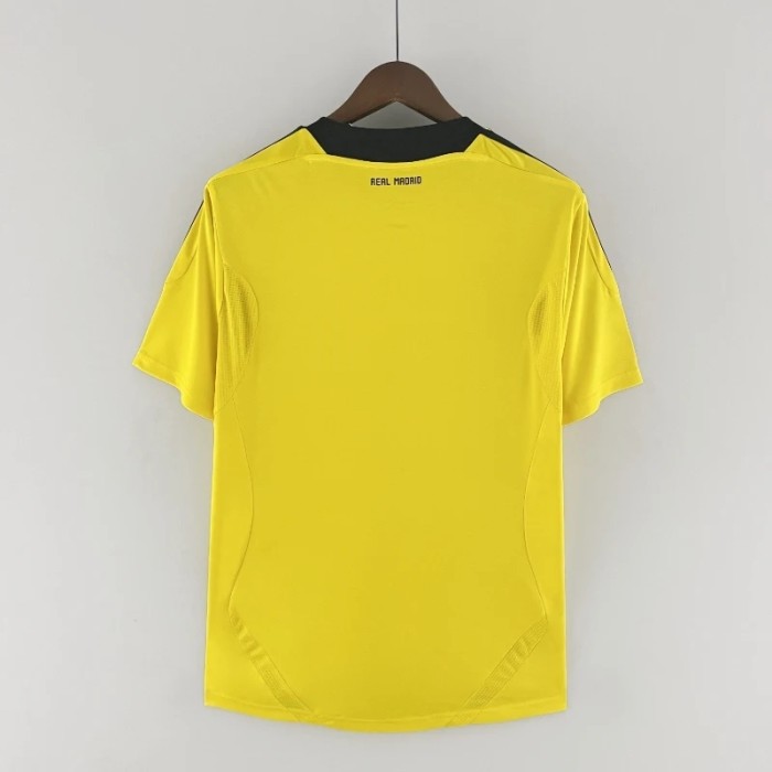 Real Madrid 2011-12 Goalkeeper Retro Soccer Jersey - Fan Version