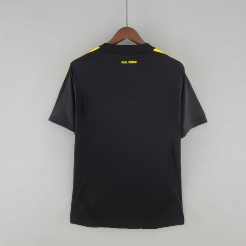 Real Madrid 2011-12 Goalkeeper Retro Soccer Jersey - Fan Version