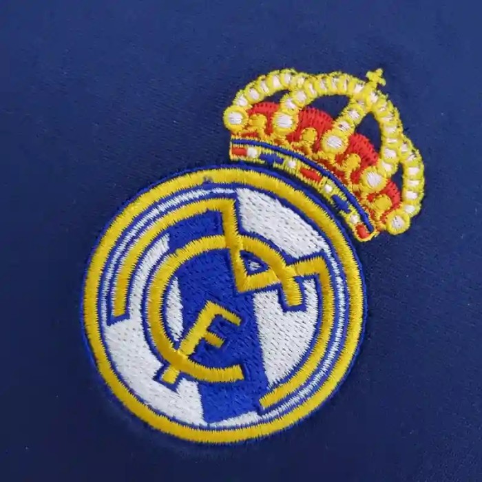 Real Madrid 2005-06 Retro Away Soccer Jersey - Fan Version