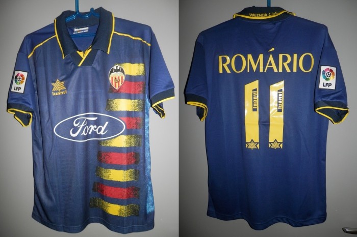 Valencia 1996-97 Away Retro Soccer Jersey - Fan Version