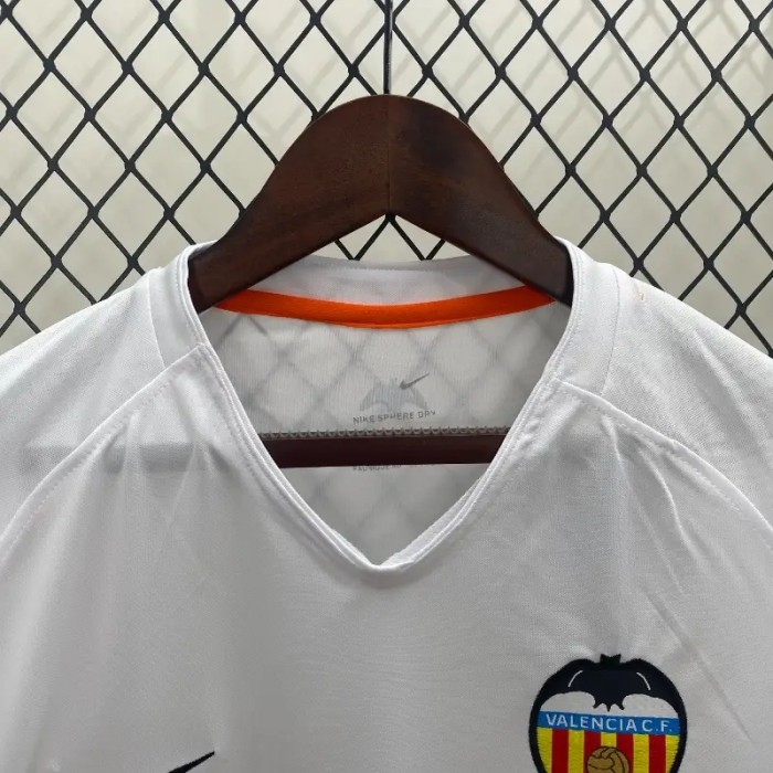 Valencia 2006-07 Home Retro Soccer Jersey - Fan Version