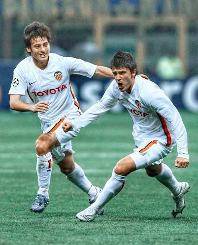 Valencia 2006-07 Home Retro Soccer Jersey - Fan Version