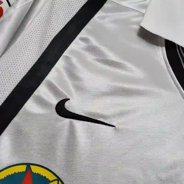 Valencia 2001 Home Retro Soccer Jersey - Fan Version