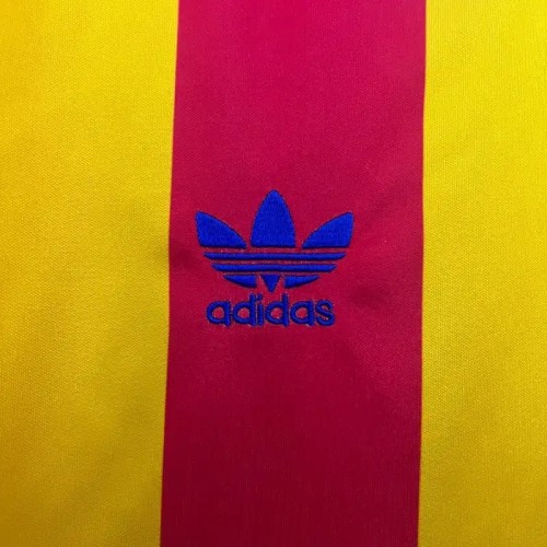Valencia 1980-82 Away Retro Soccer Jersey - Fan Version
