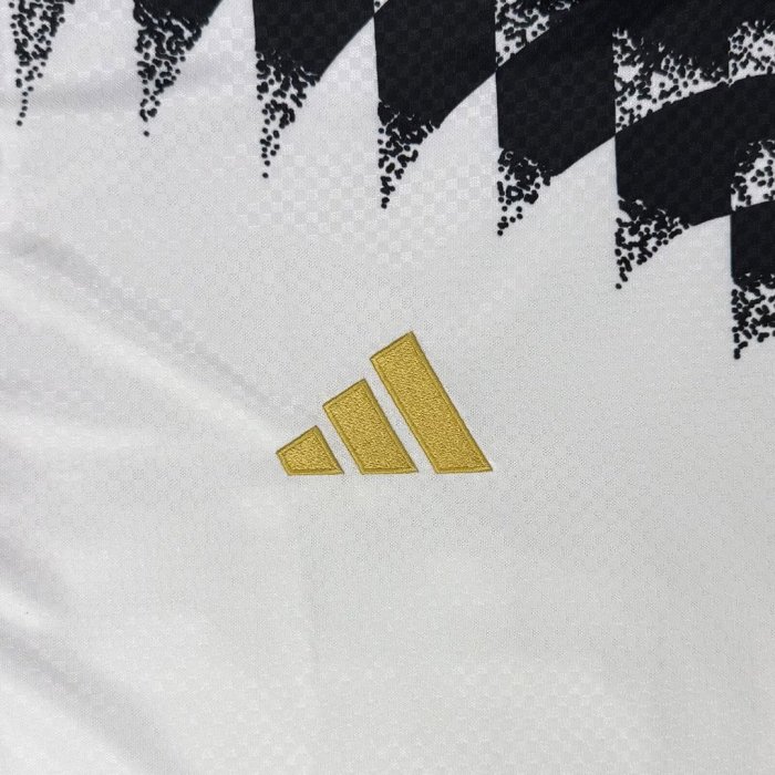 Juventus 26/27 White with Black Geometric Pattern 1994 Vintage Remake Jersey - Fan Version