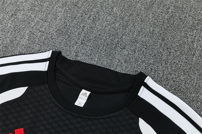 26-27 Liverpool Short Sleeve Training Suit