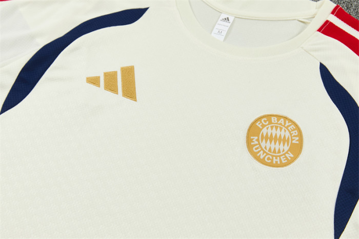 26-27 Bayern Munich Short Sleeve Training Suit