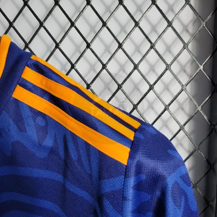 Real Madrid 2021-22 Retro Away Soccer Jersey - Fan Version